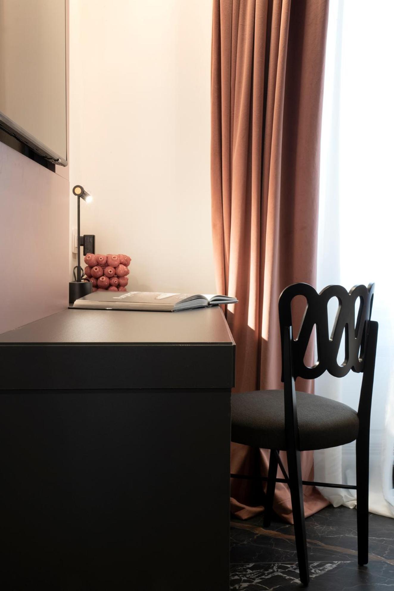 Colonna Suite Del Corso Roma Esterno foto