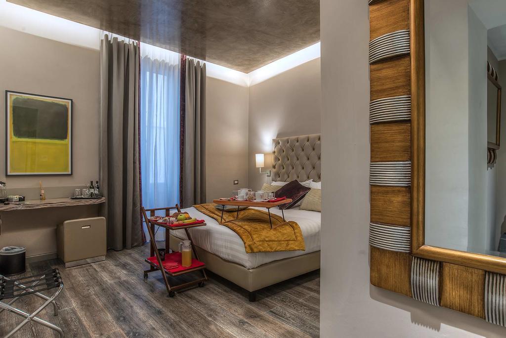 Colonna Suite Del Corso Roma Esterno foto