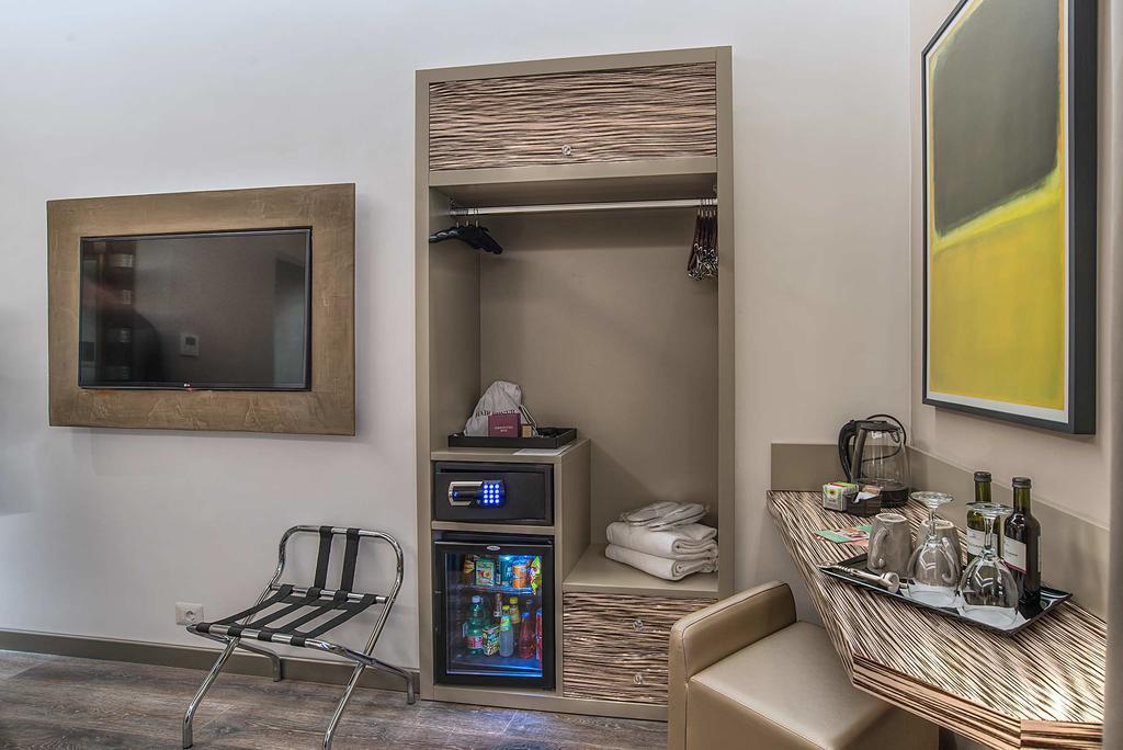 Colonna Suite Del Corso Roma Esterno foto