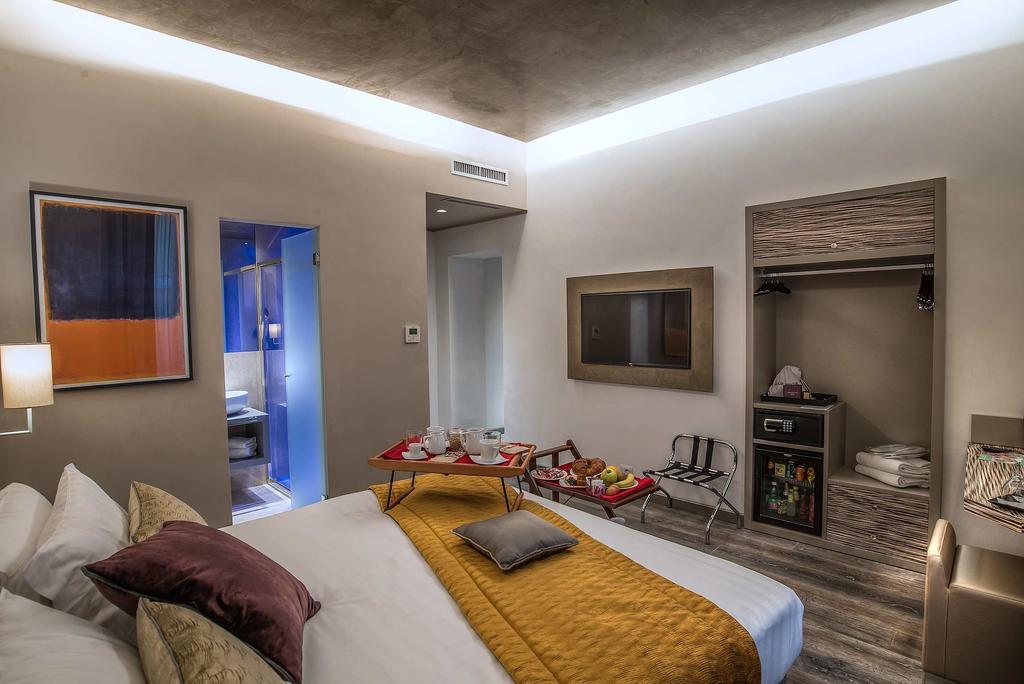 Colonna Suite Del Corso Roma Esterno foto