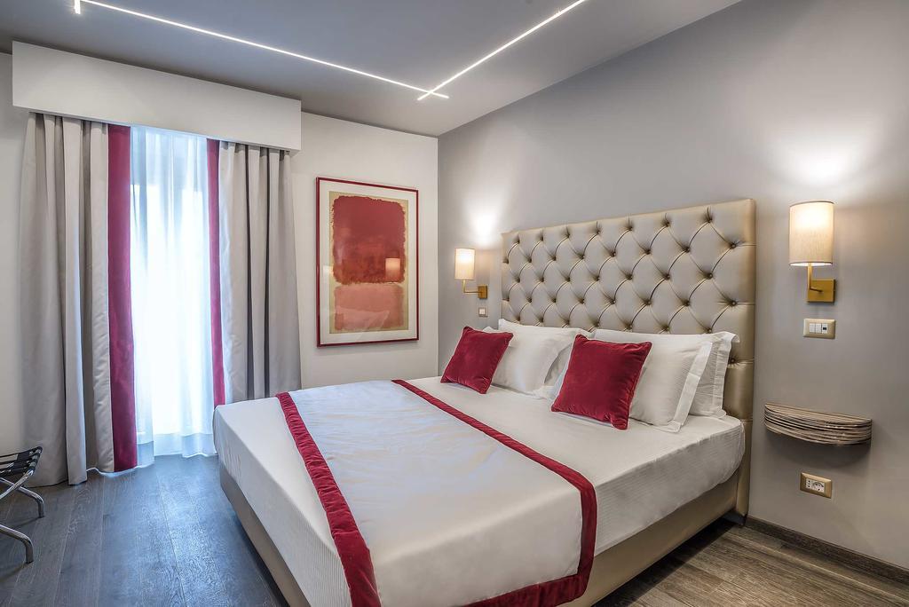 Colonna Suite Del Corso Roma Esterno foto