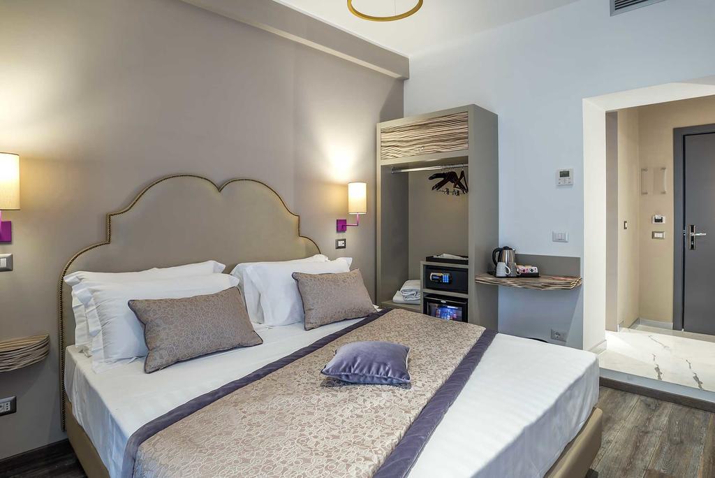Colonna Suite Del Corso Roma Esterno foto