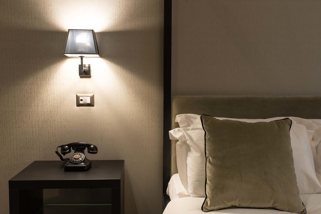 Colonna Suite Del Corso Roma Esterno foto