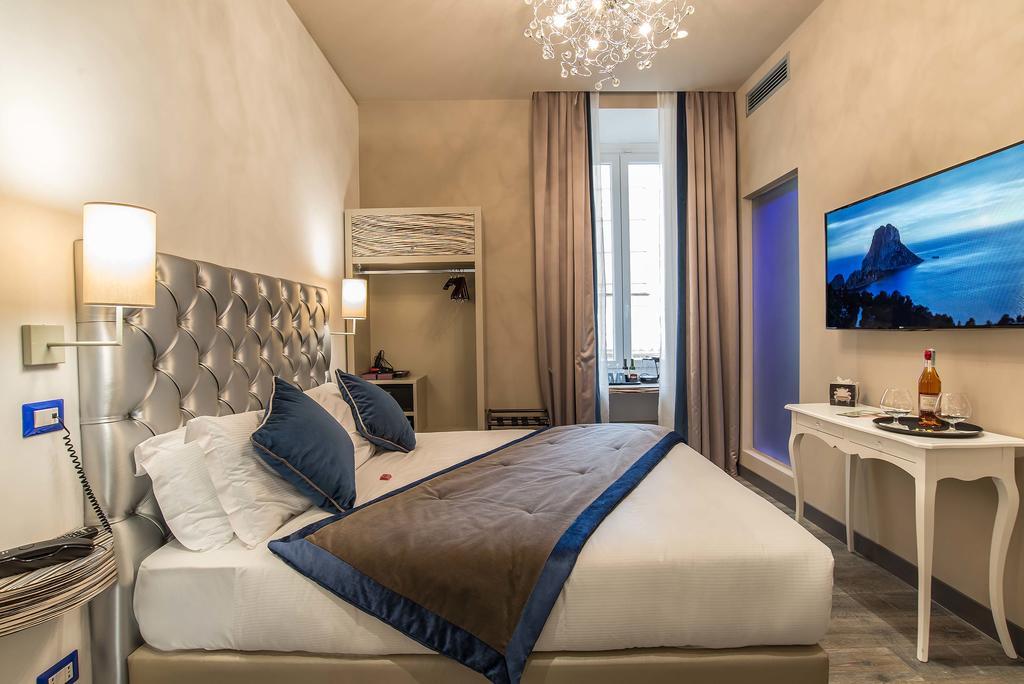Colonna Suite Del Corso Roma Esterno foto